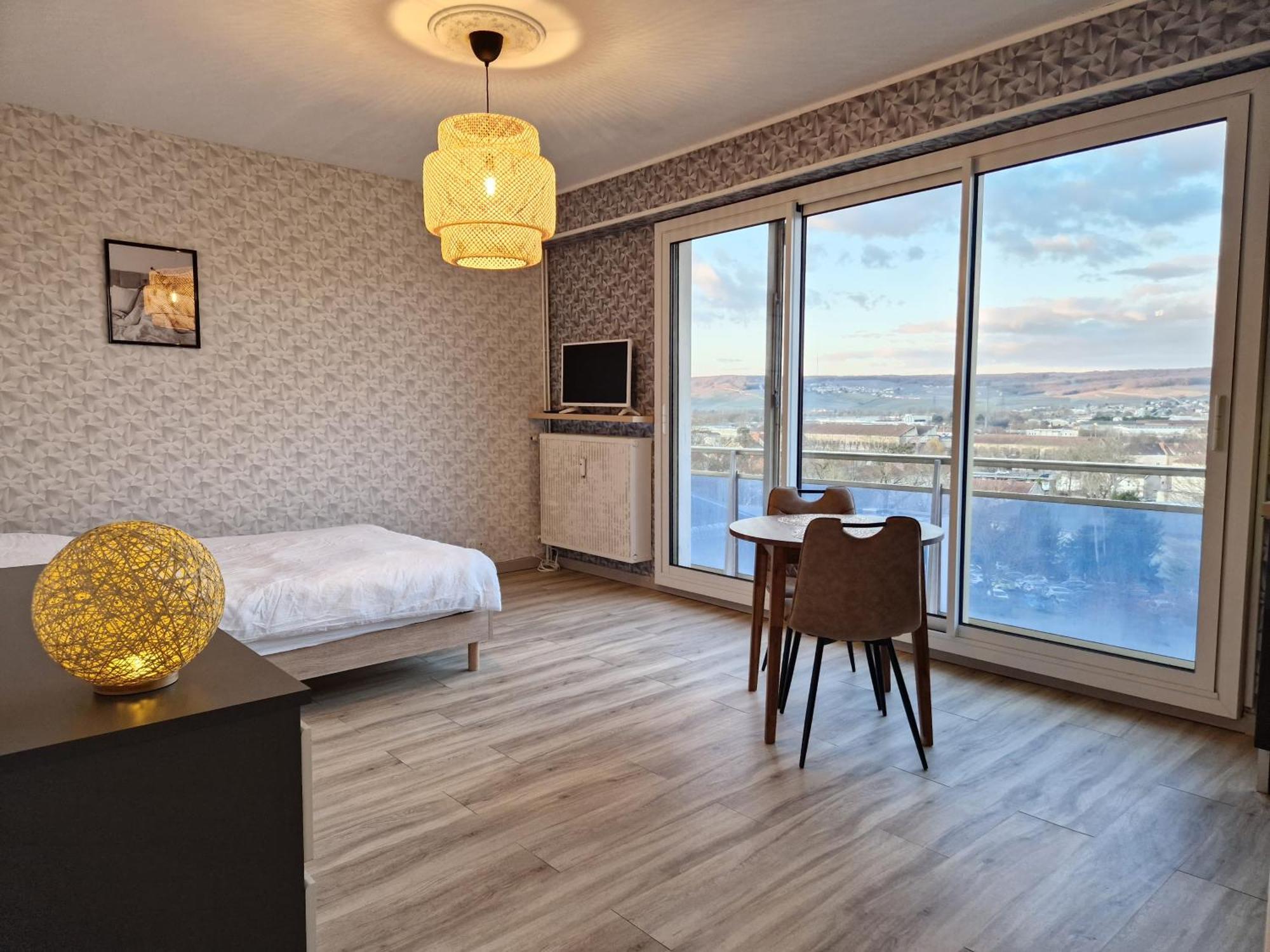 Studio Avenue De Champagne Epernay Luaran gambar